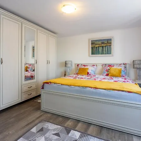 Old House * Jadranovo